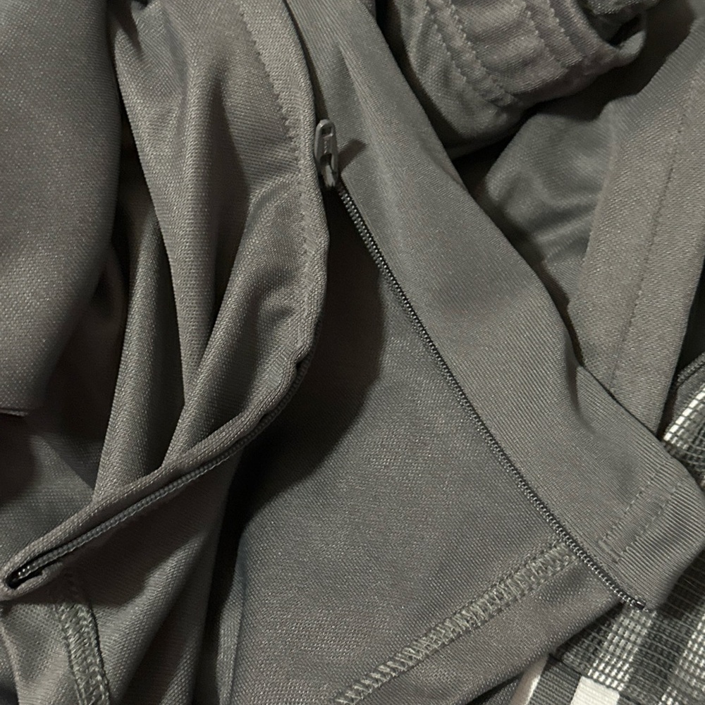 Adidas Gray Athletic pant 4x - Picture 4 of 4